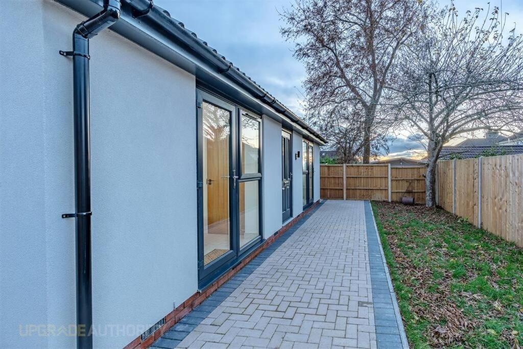 Balloon Residence: Modern Serviced Accomodation Bristol Exterior photo