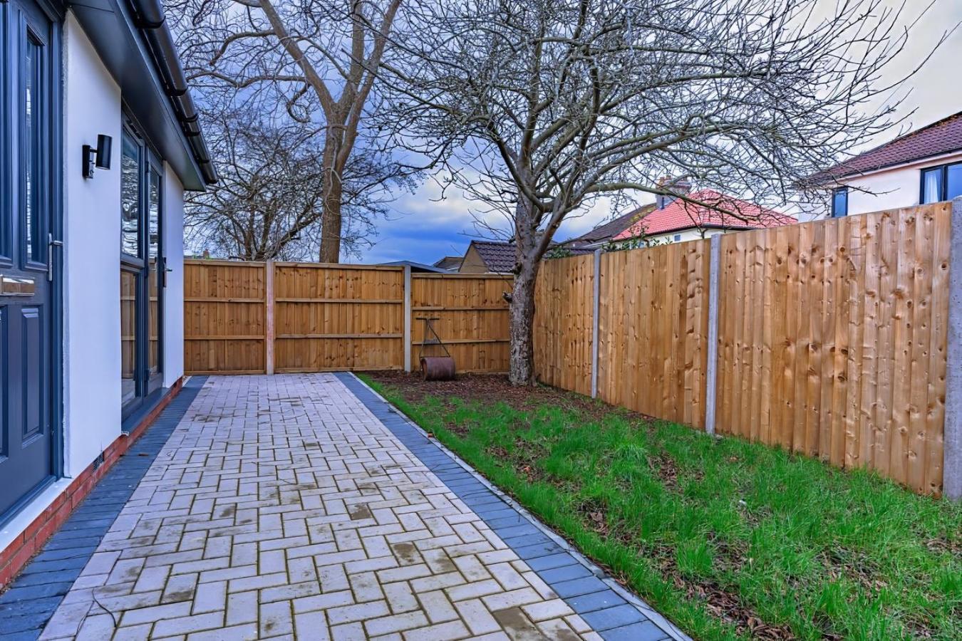 Balloon Residence: Modern Serviced Accomodation Bristol Exterior photo